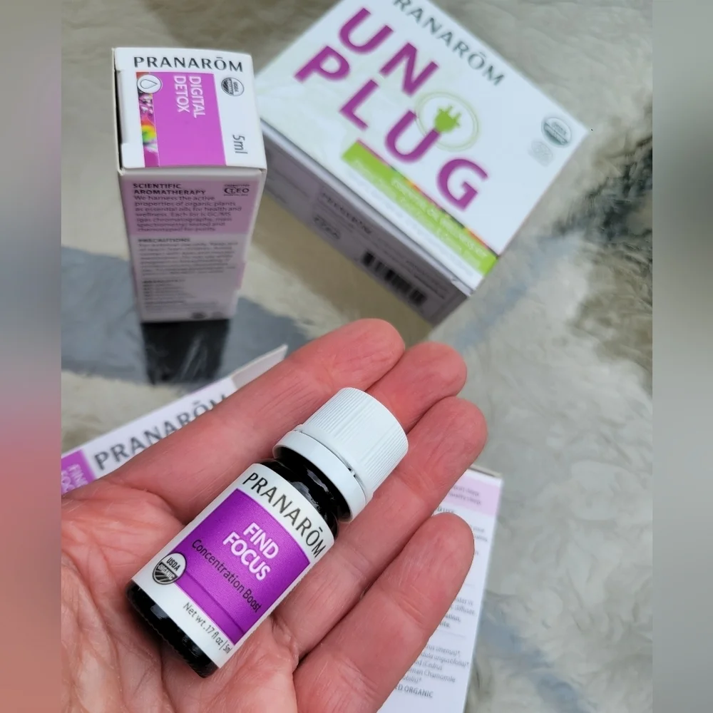 Pranarom Unplug Essential Oil Wellness Kit